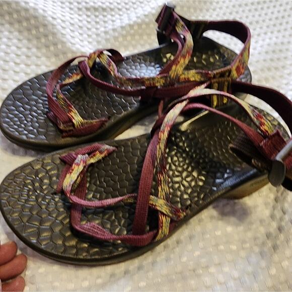 CHACO EUC WOMEN'S SZ 7 X2 UPDRAFT  IMPRESSIONIST WATER SANDALS - Picture 1 of 11